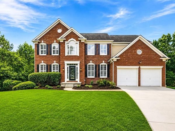 500 Elkhorn Place , Woodstock, GA 30189