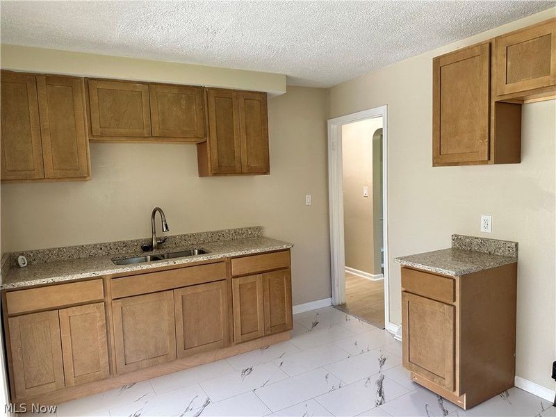 4425 E 142nd Street, Cleveland, OH 44128 Photo 4