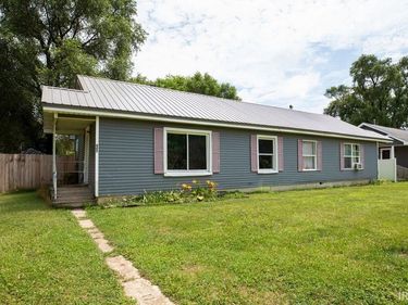 405 - 407 N Roosevelt Road, Knox, IN 46534