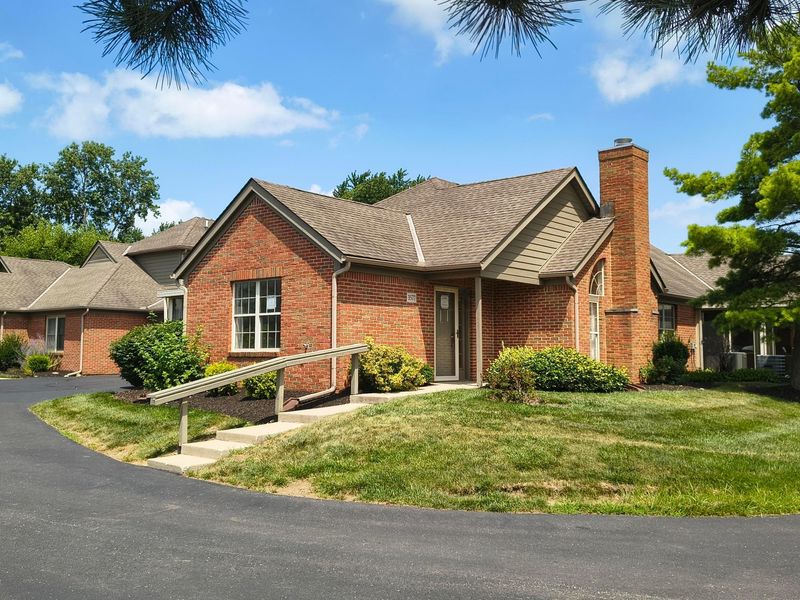 3577 Hunters Crossing Drive, Grove City, OH 43123 Photo 1