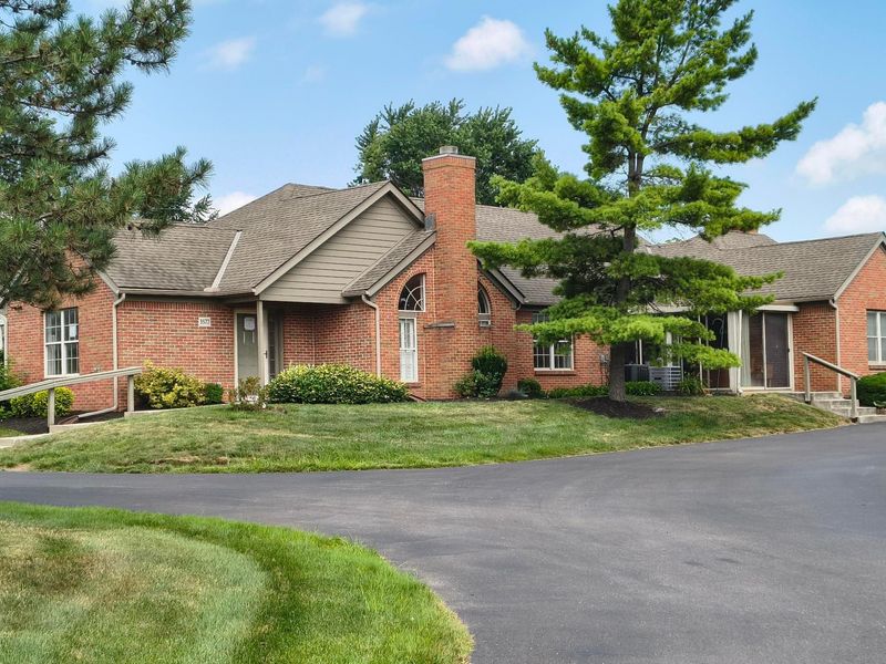 3577 Hunters Crossing Drive, Grove City, OH 43123 Photo 2