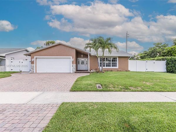 2403 SW 12th Ct , Deerfield Beach, FL 33442