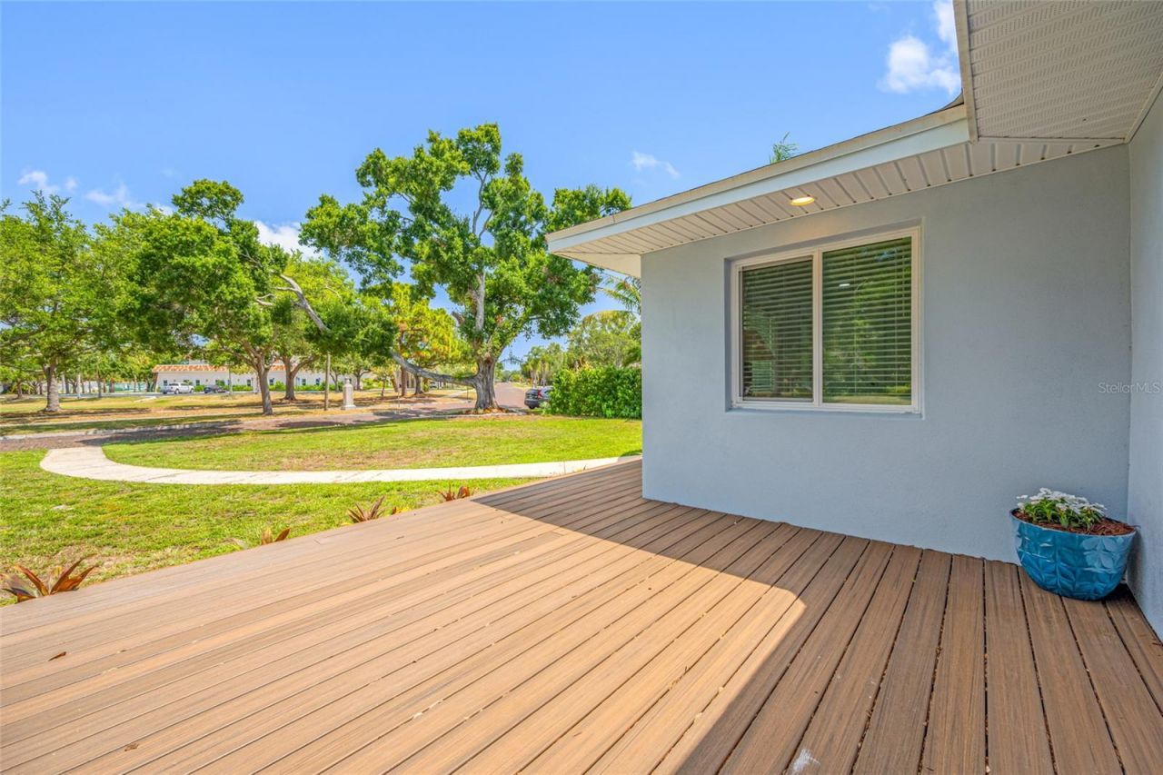 380 Villagrande Avenue S, Saint Petersburg, FL 33707 Photo