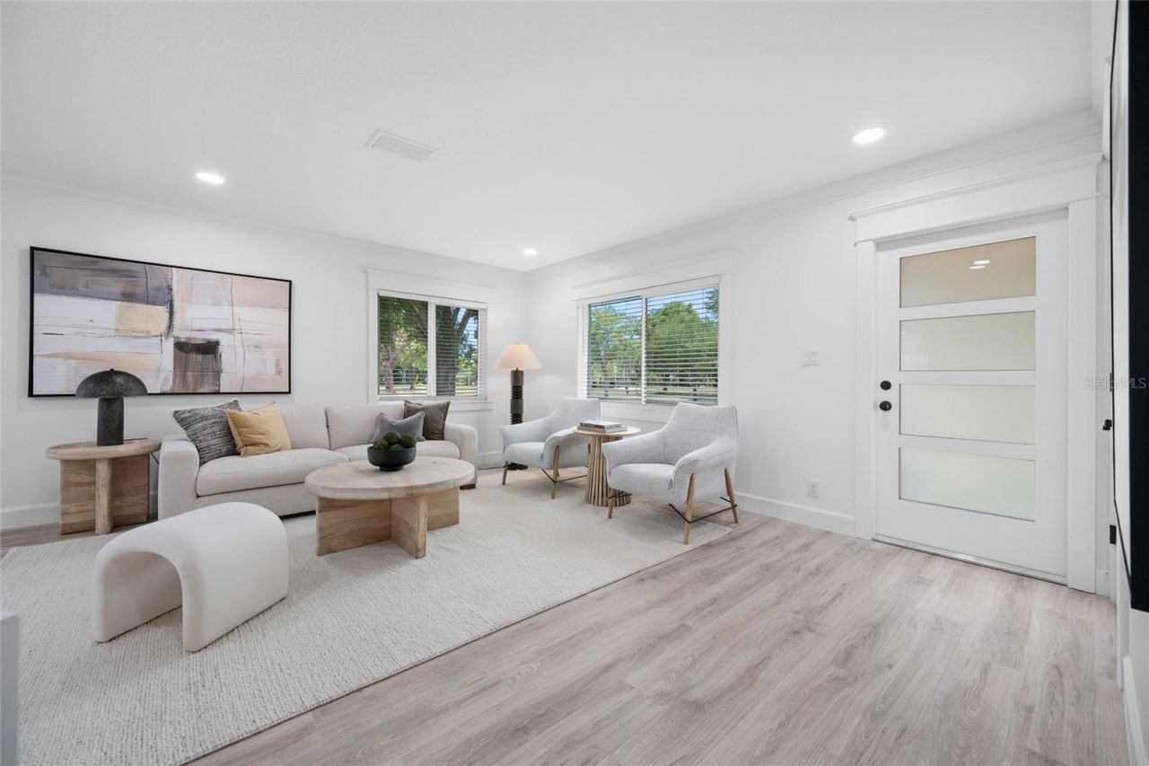 380 Villagrande Avenue S, Saint Petersburg, FL 33707 Photo