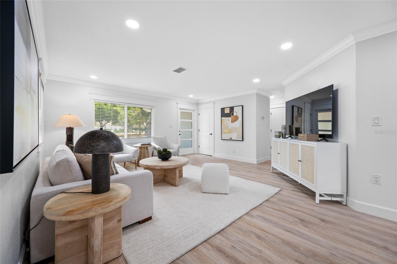 380 Villagrande Avenue S, Saint Petersburg, FL 33707 Photo
