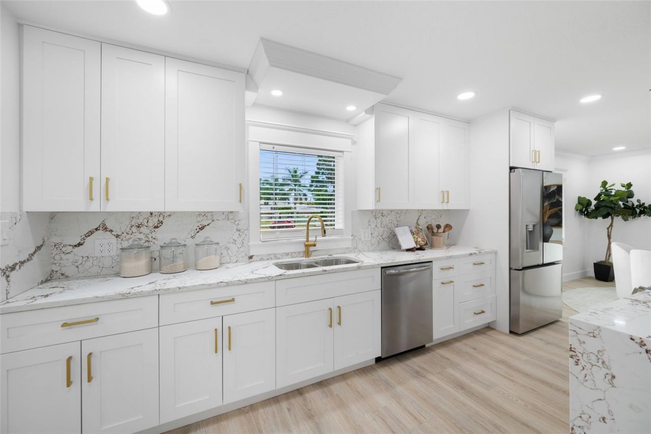 380 Villagrande Avenue S, Saint Petersburg, FL 33707 Photo