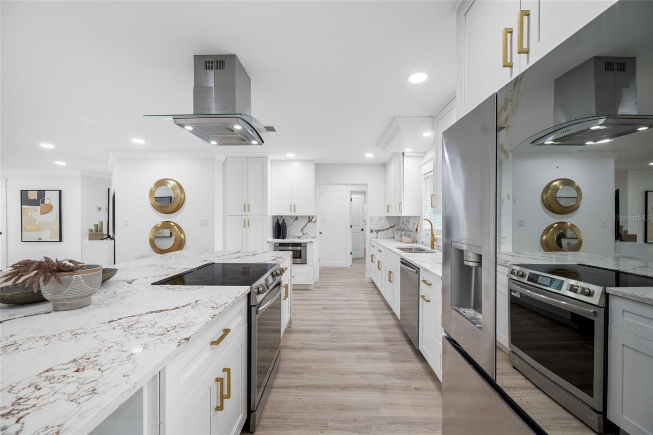 380 Villagrande Avenue S, Saint Petersburg, FL 33707 Photo