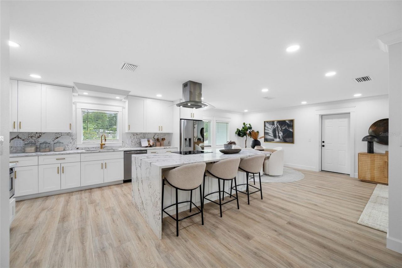 380 Villagrande Avenue S, Saint Petersburg, FL 33707 Photo