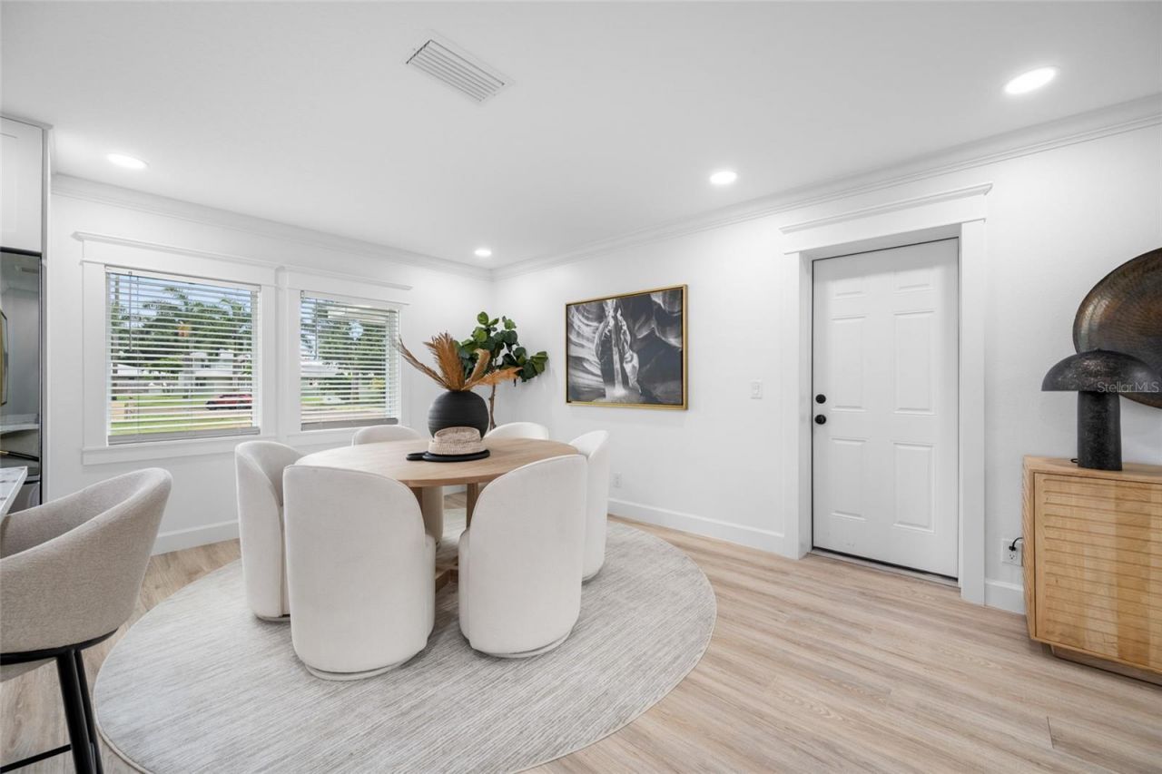 380 Villagrande Avenue S, Saint Petersburg, FL 33707 Photo
