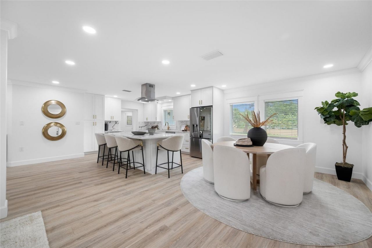 380 Villagrande Avenue S, Saint Petersburg, FL 33707 Photo