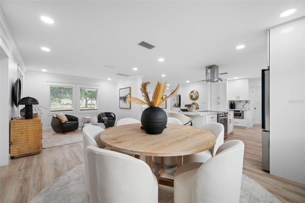 380 Villagrande Avenue S, Saint Petersburg, FL 33707 Photo