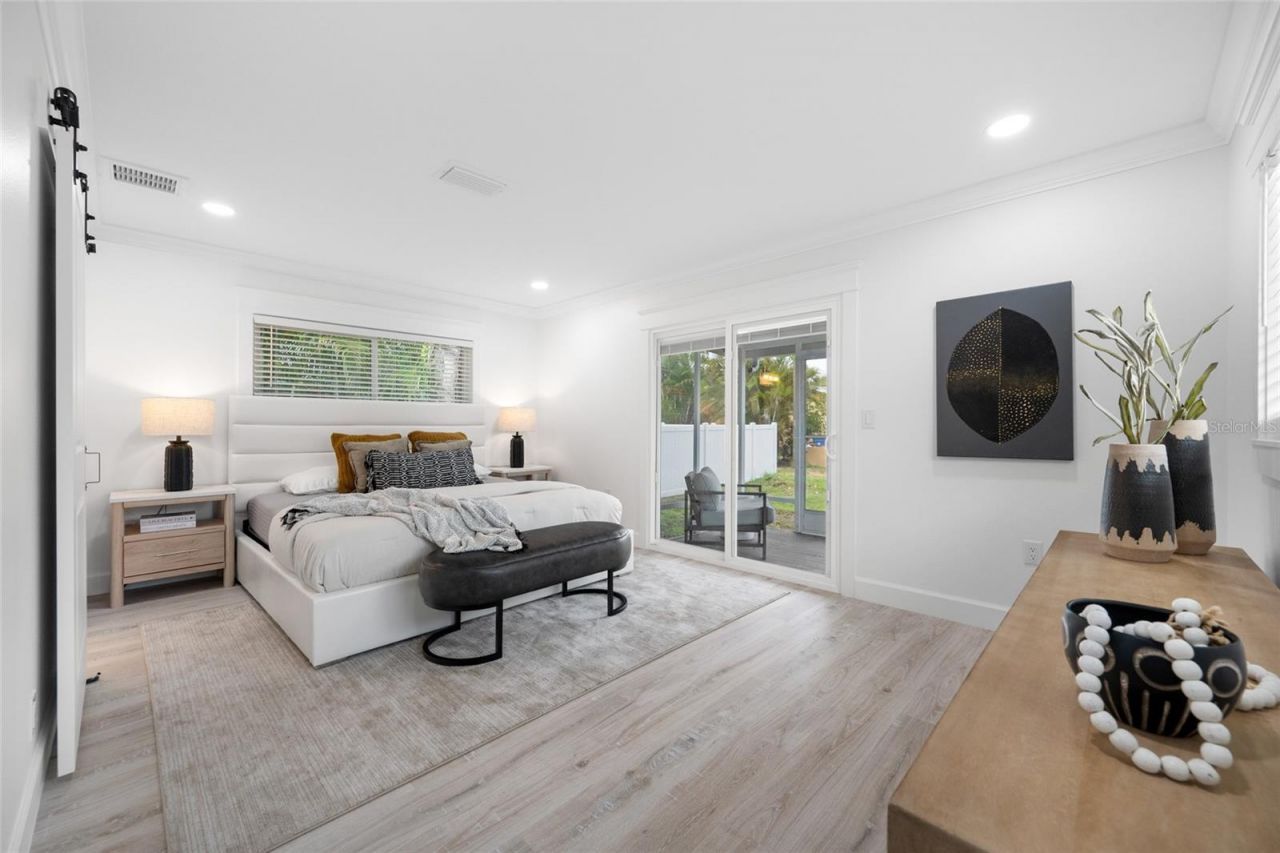 380 Villagrande Avenue S, Saint Petersburg, FL 33707 Photo