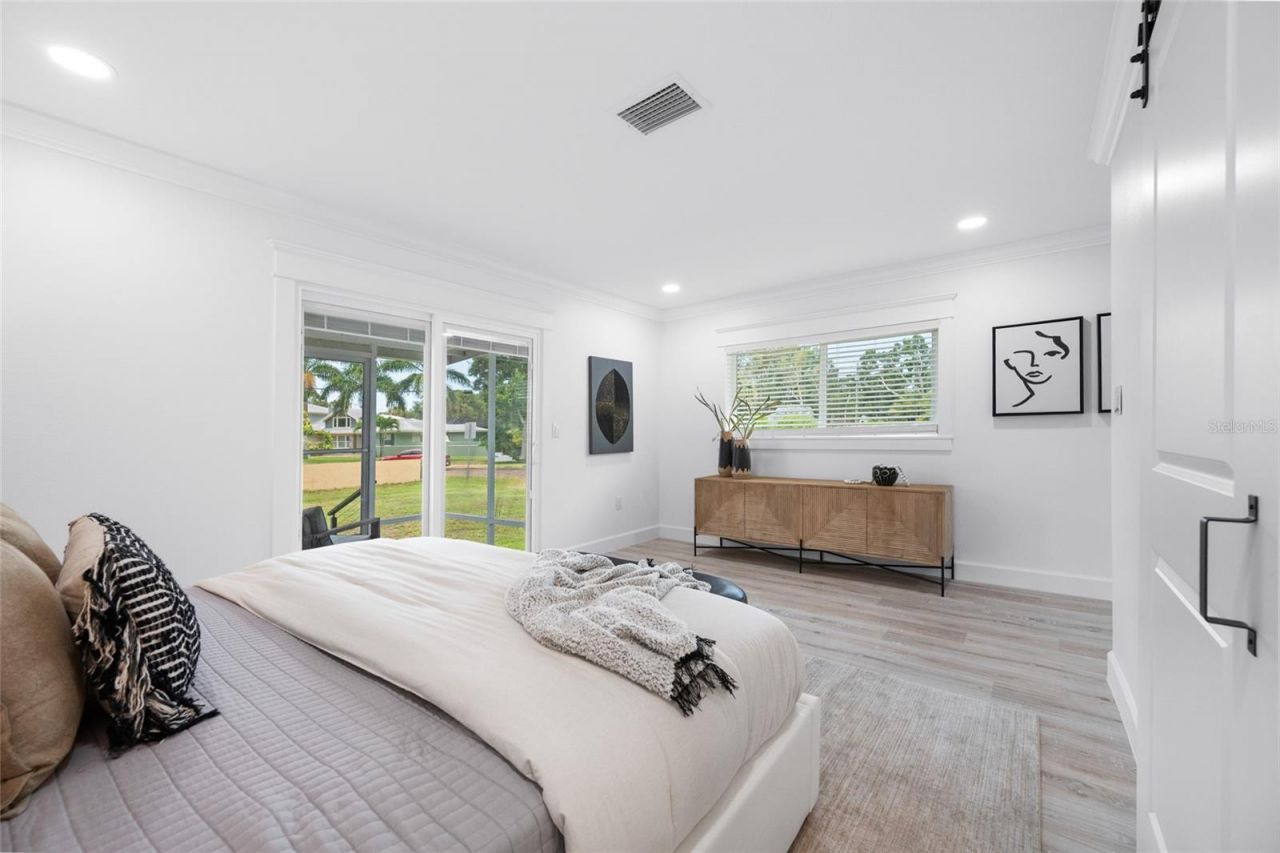 380 Villagrande Avenue S, Saint Petersburg, FL 33707 Photo