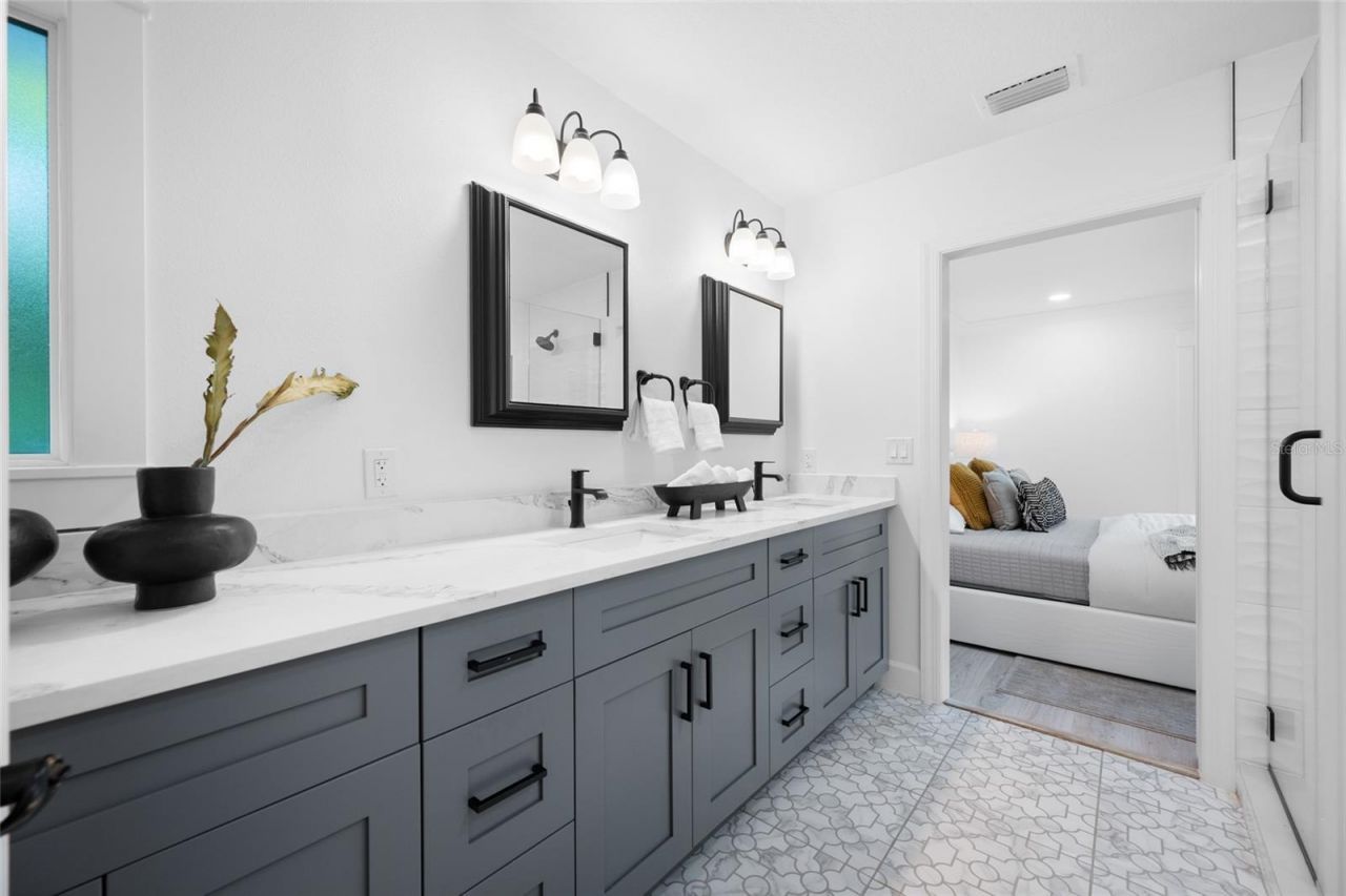 380 Villagrande Avenue S, Saint Petersburg, FL 33707 Photo