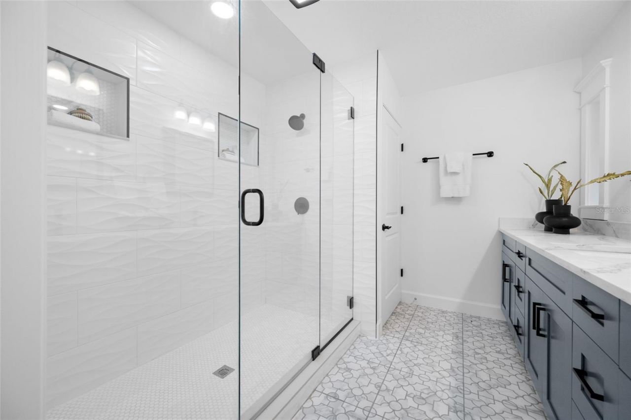 380 Villagrande Avenue S, Saint Petersburg, FL 33707 Photo
