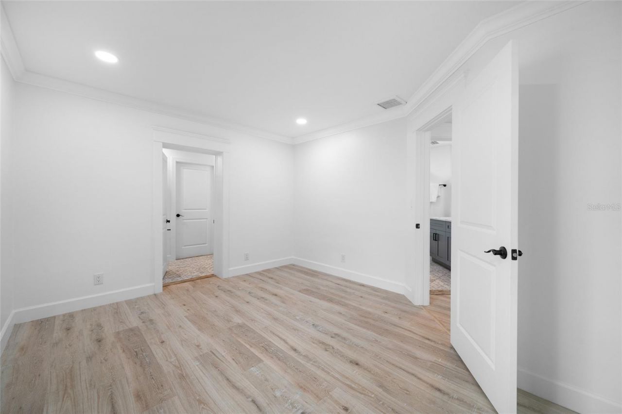 380 Villagrande Avenue S, Saint Petersburg, FL 33707 Photo