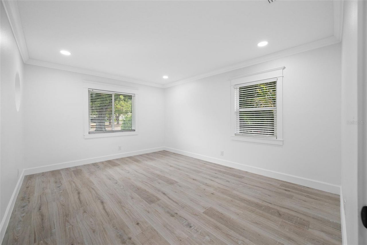 380 Villagrande Avenue S, Saint Petersburg, FL 33707 Photo