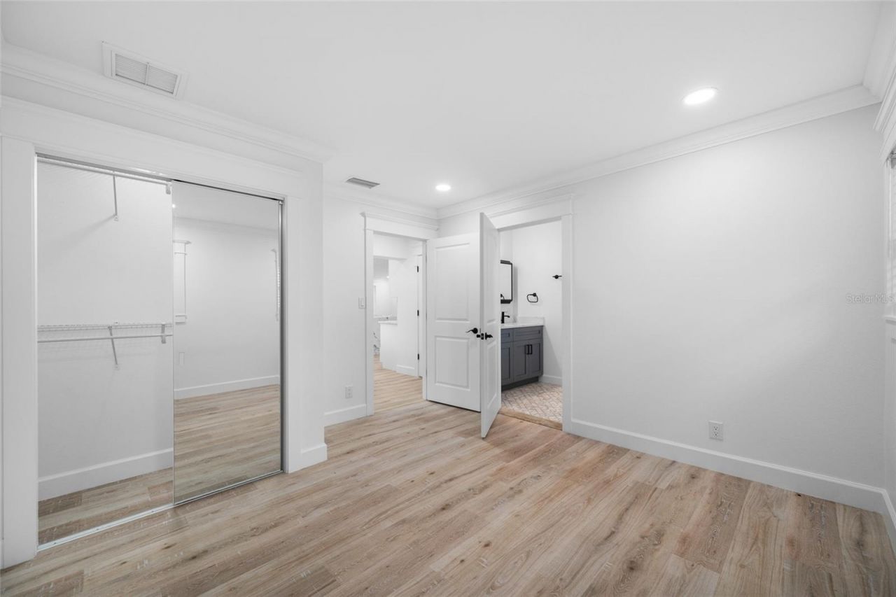 380 Villagrande Avenue S, Saint Petersburg, FL 33707 Photo