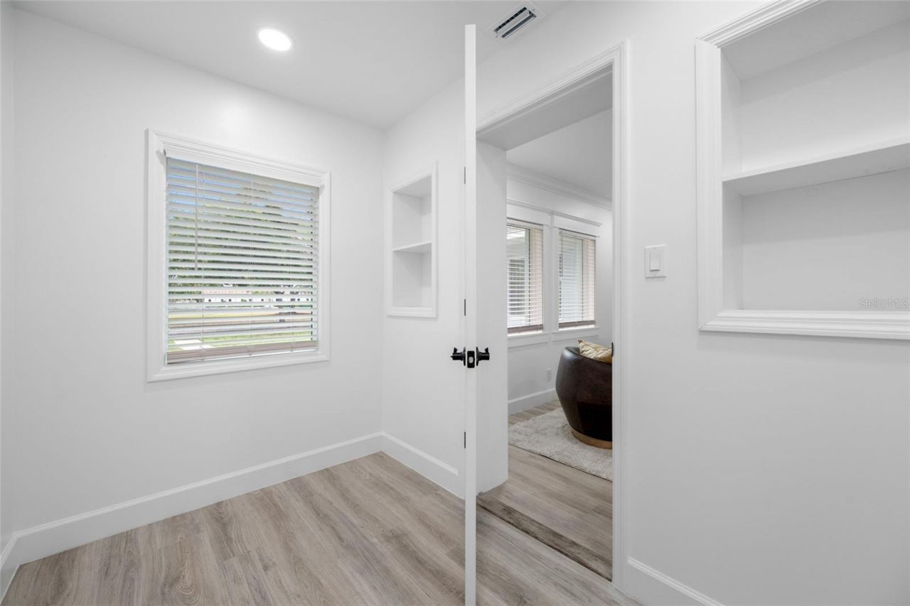 380 Villagrande Avenue S, Saint Petersburg, FL 33707 Photo
