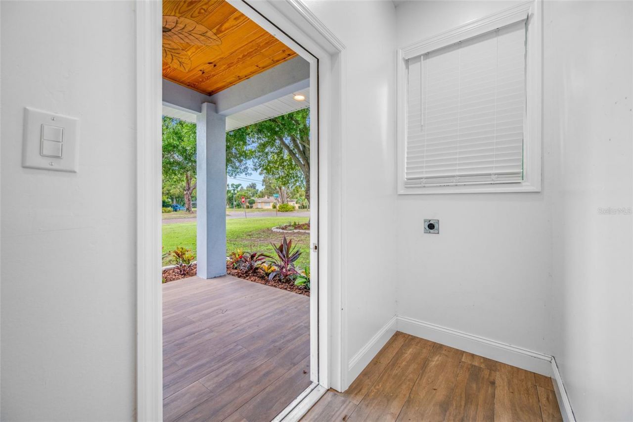 380 Villagrande Avenue S, Saint Petersburg, FL 33707 Photo