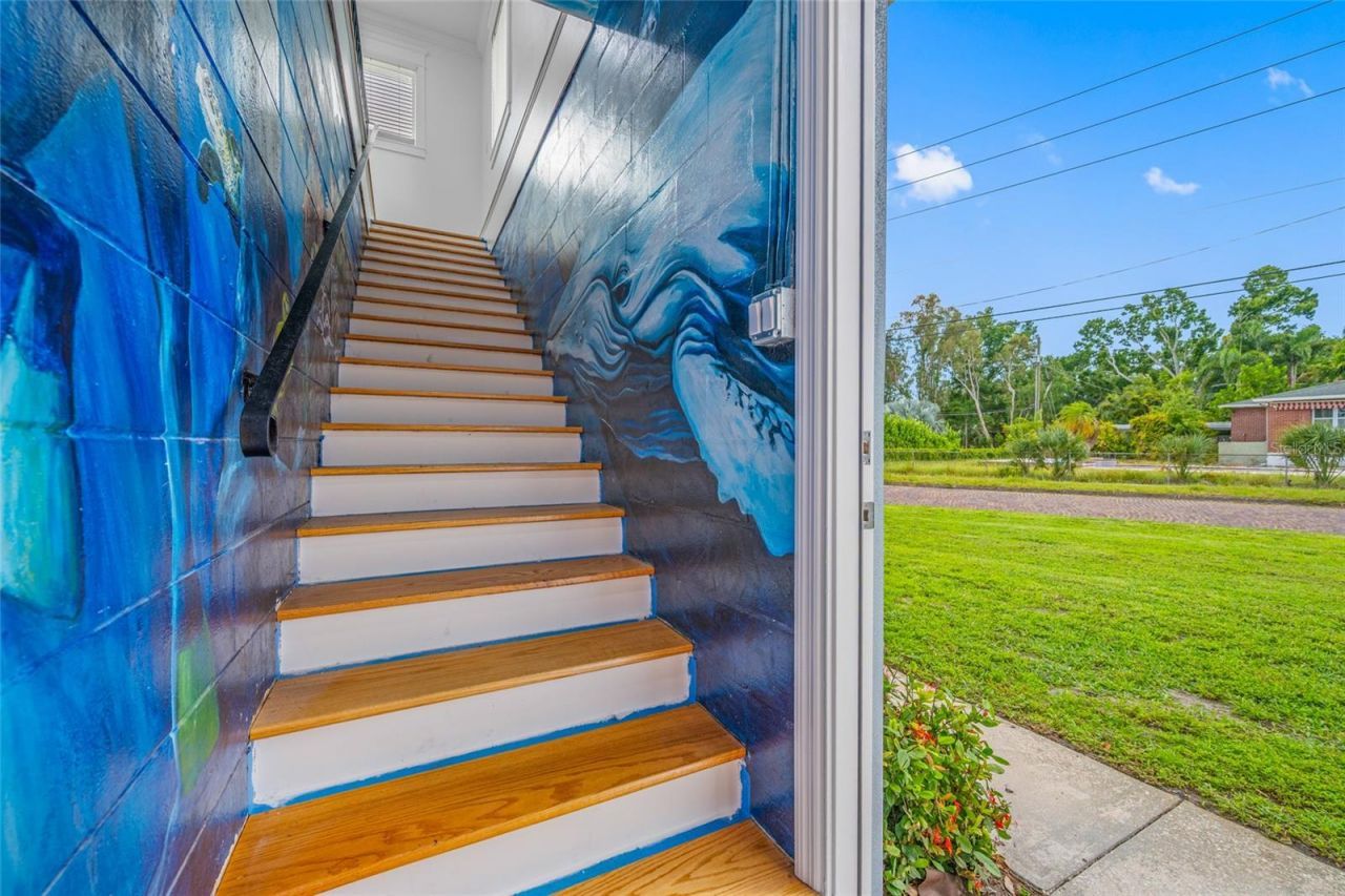 380 Villagrande Avenue S, Saint Petersburg, FL 33707 Photo