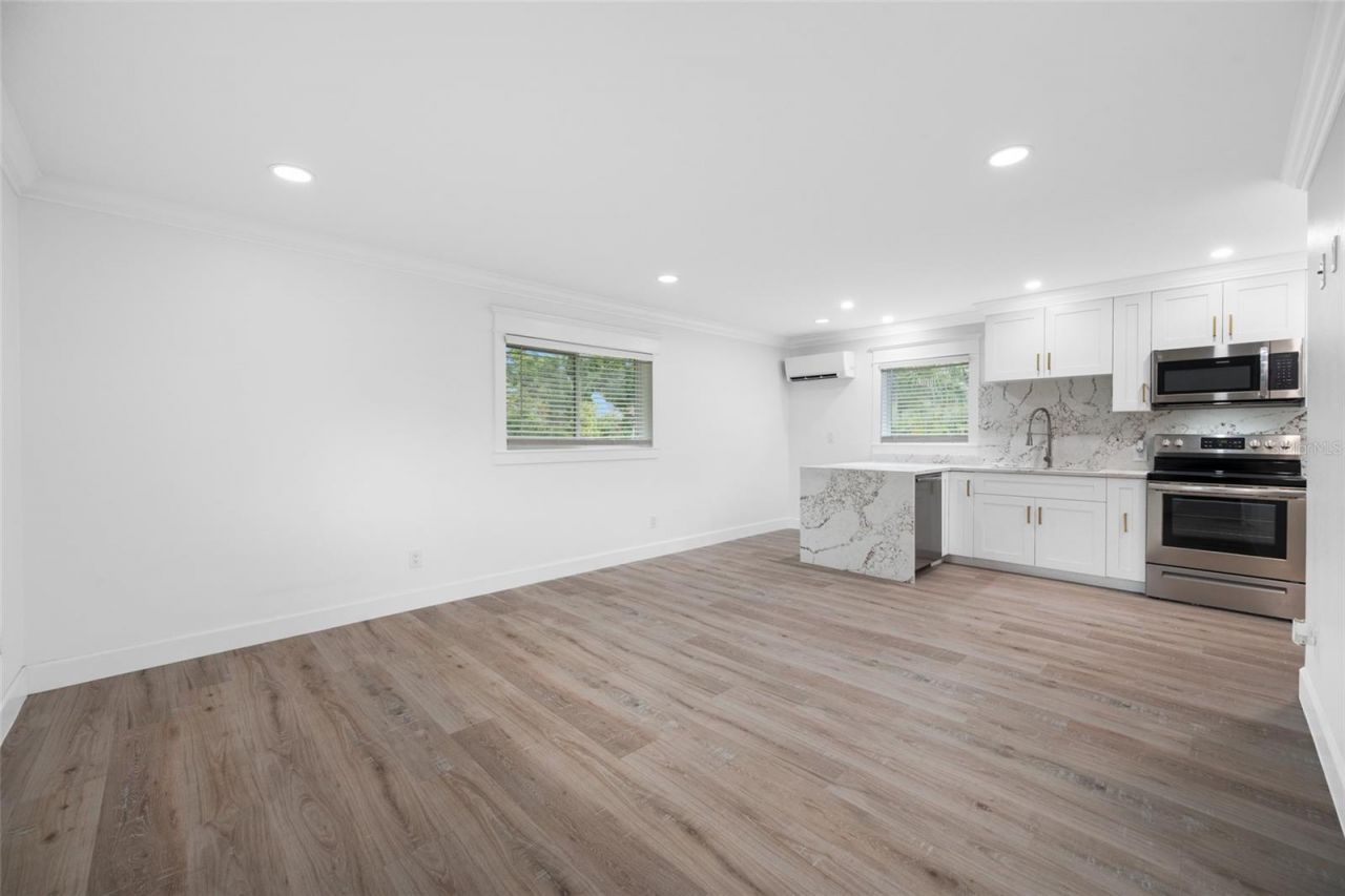 380 Villagrande Avenue S, Saint Petersburg, FL 33707 Photo
