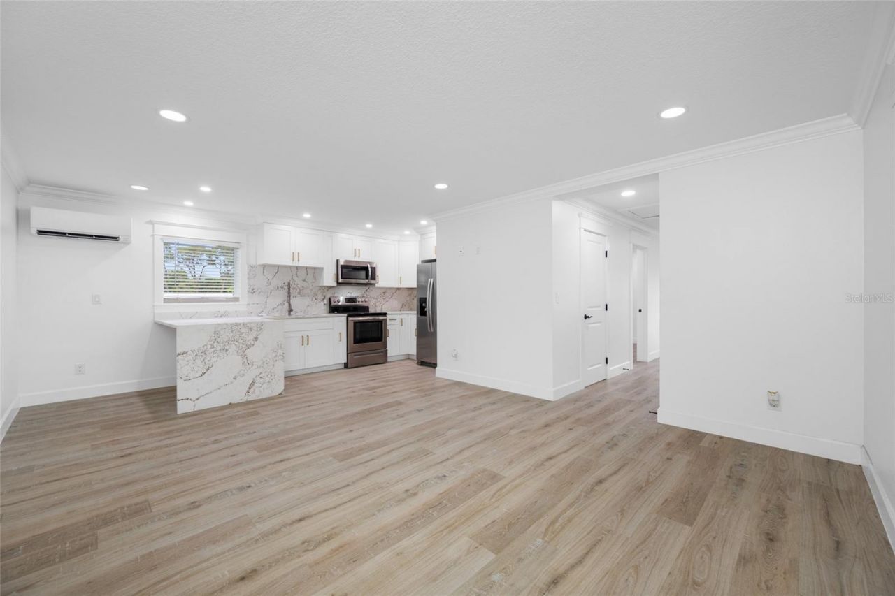 380 Villagrande Avenue S, Saint Petersburg, FL 33707 Photo
