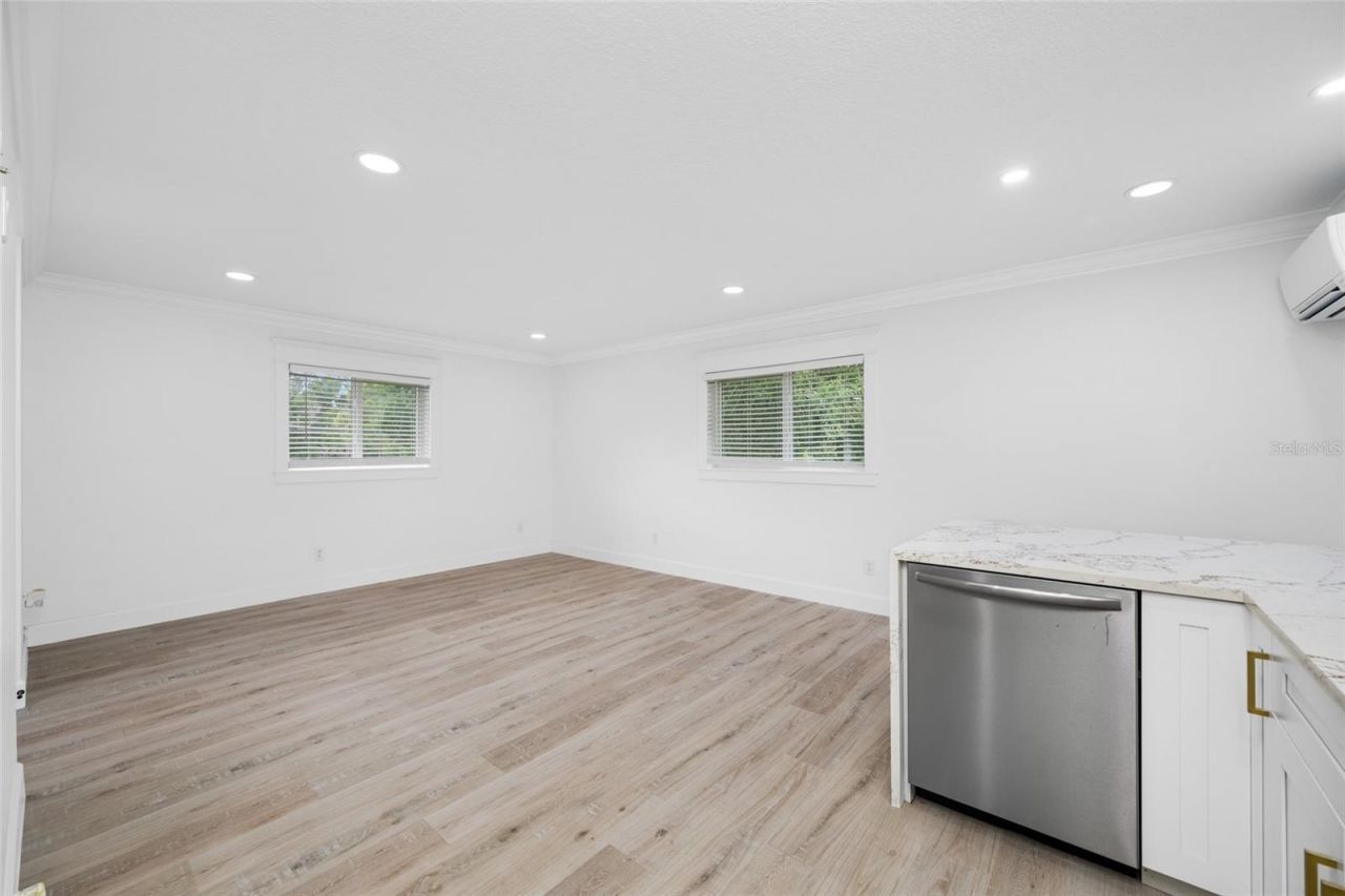 380 Villagrande Avenue S, Saint Petersburg, FL 33707 Photo