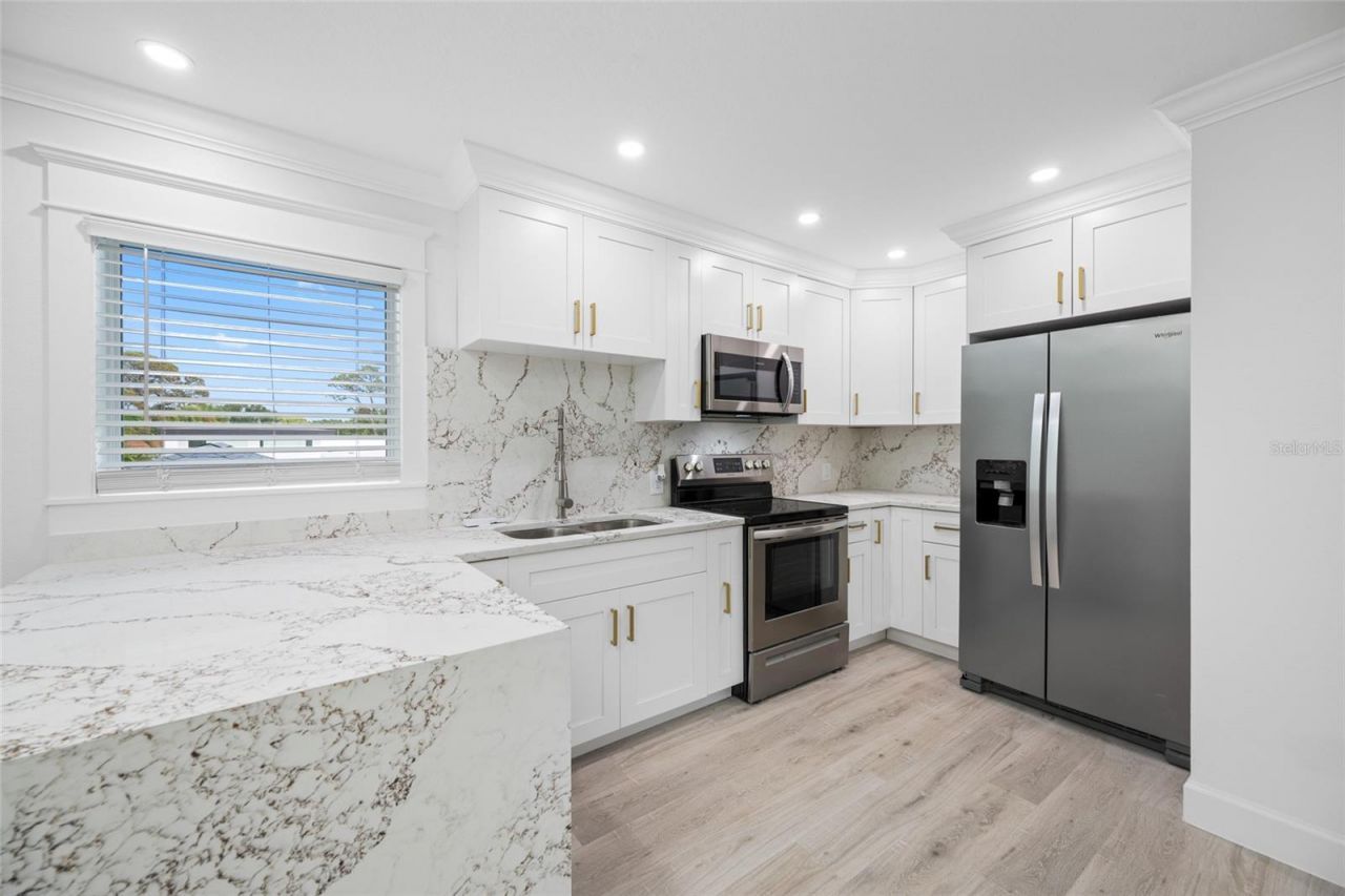 380 Villagrande Avenue S, Saint Petersburg, FL 33707 Photo