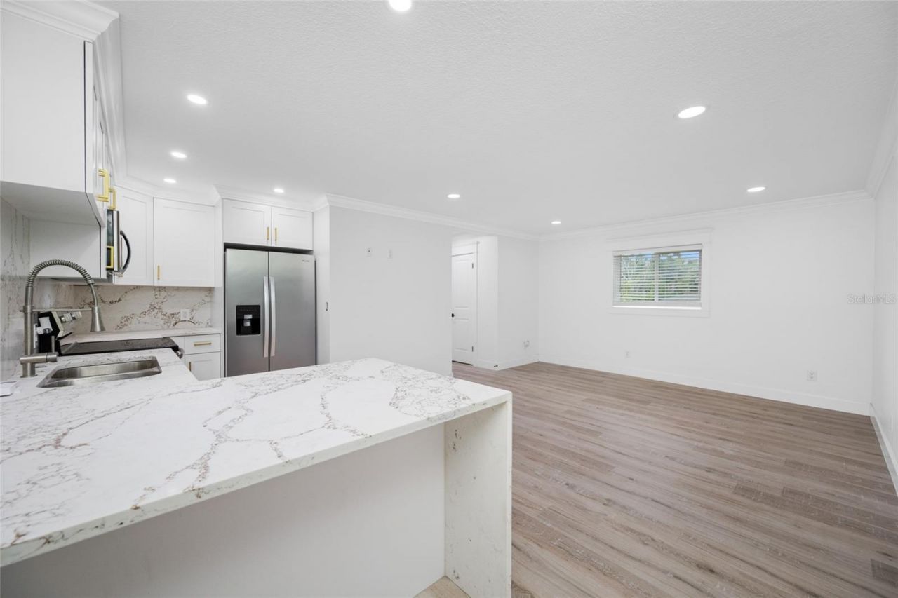 380 Villagrande Avenue S, Saint Petersburg, FL 33707 Photo