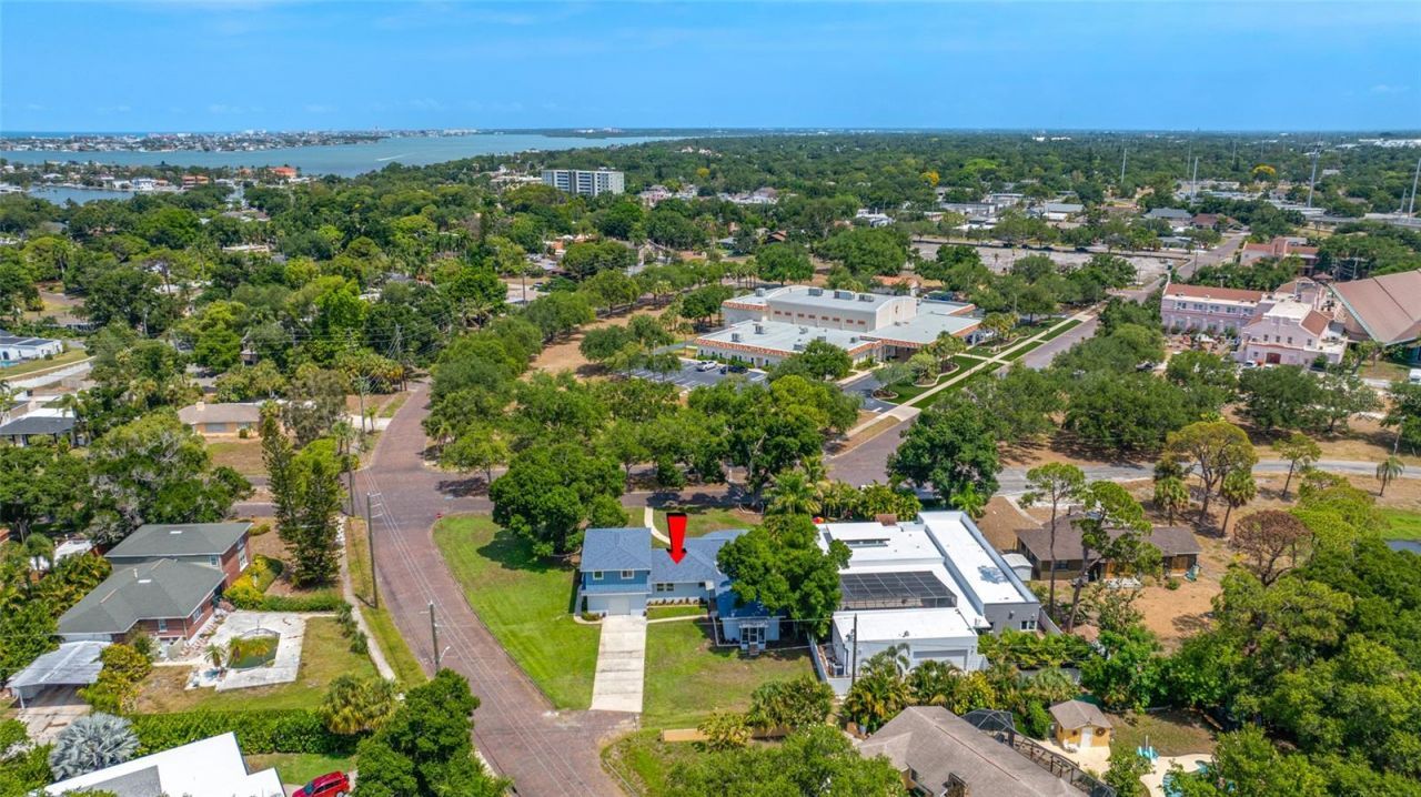 380 Villagrande Avenue S, Saint Petersburg, FL 33707 Photo