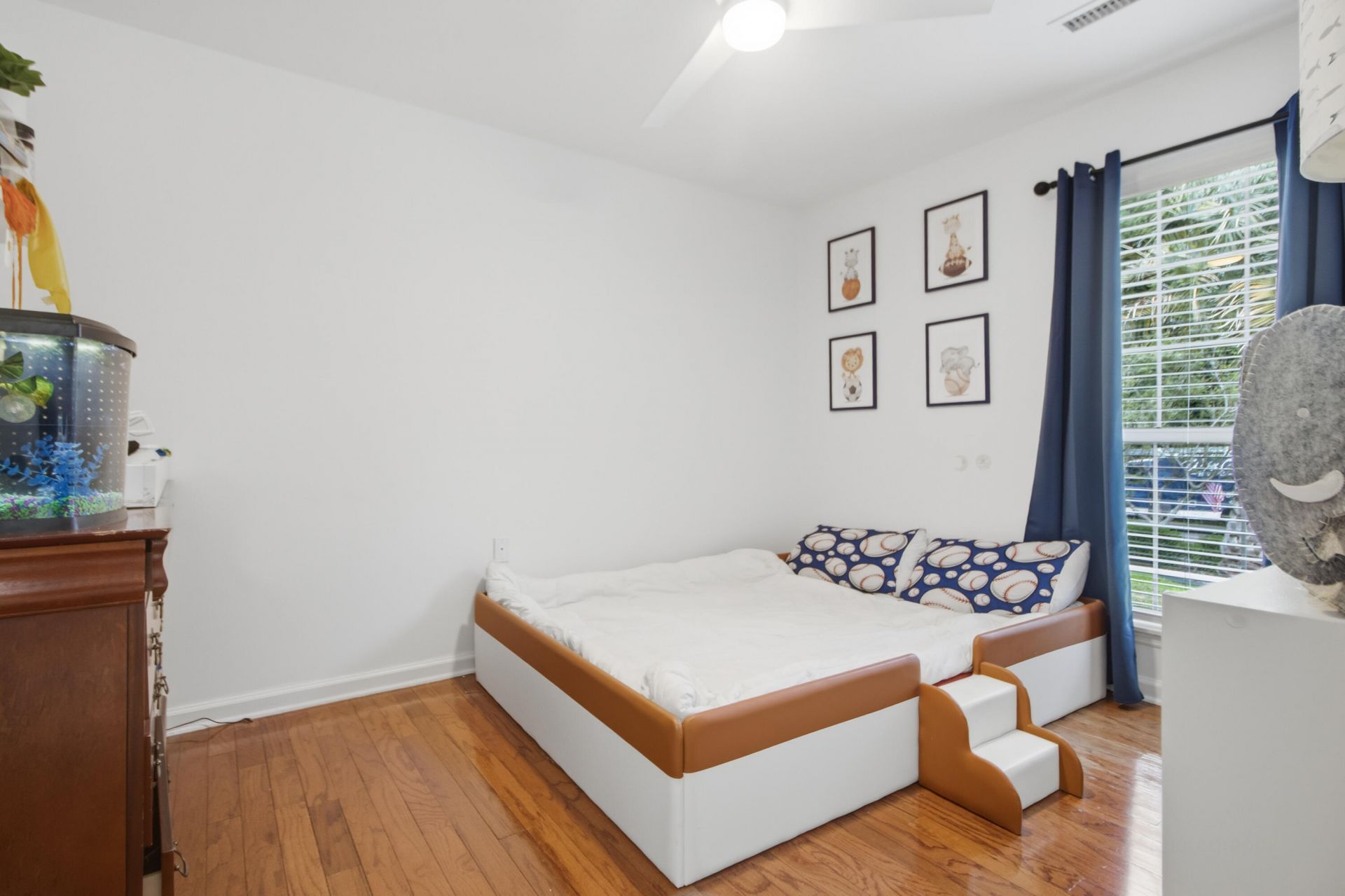 300 Spring Hill Lane Photo 11