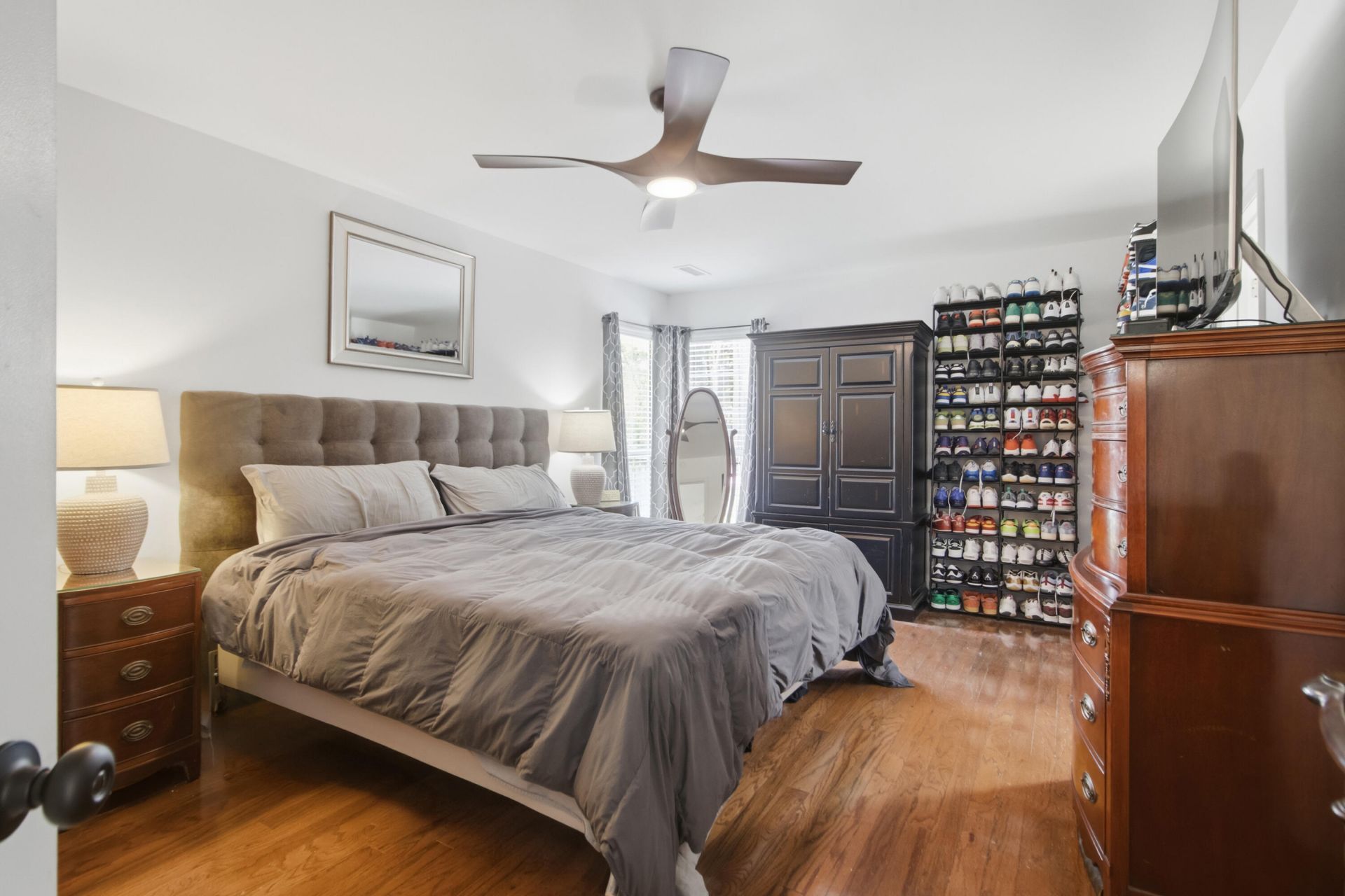 300 Spring Hill Lane Photo 14