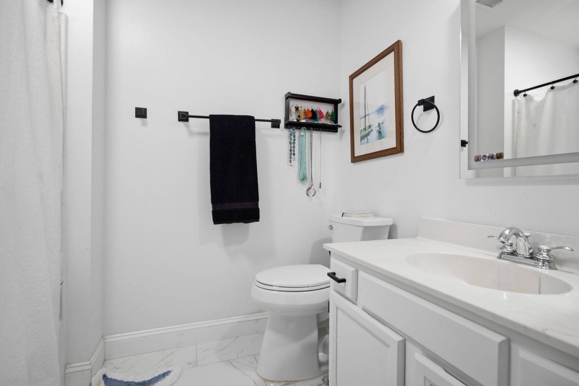 300 Spring Hill Lane Photo 16
