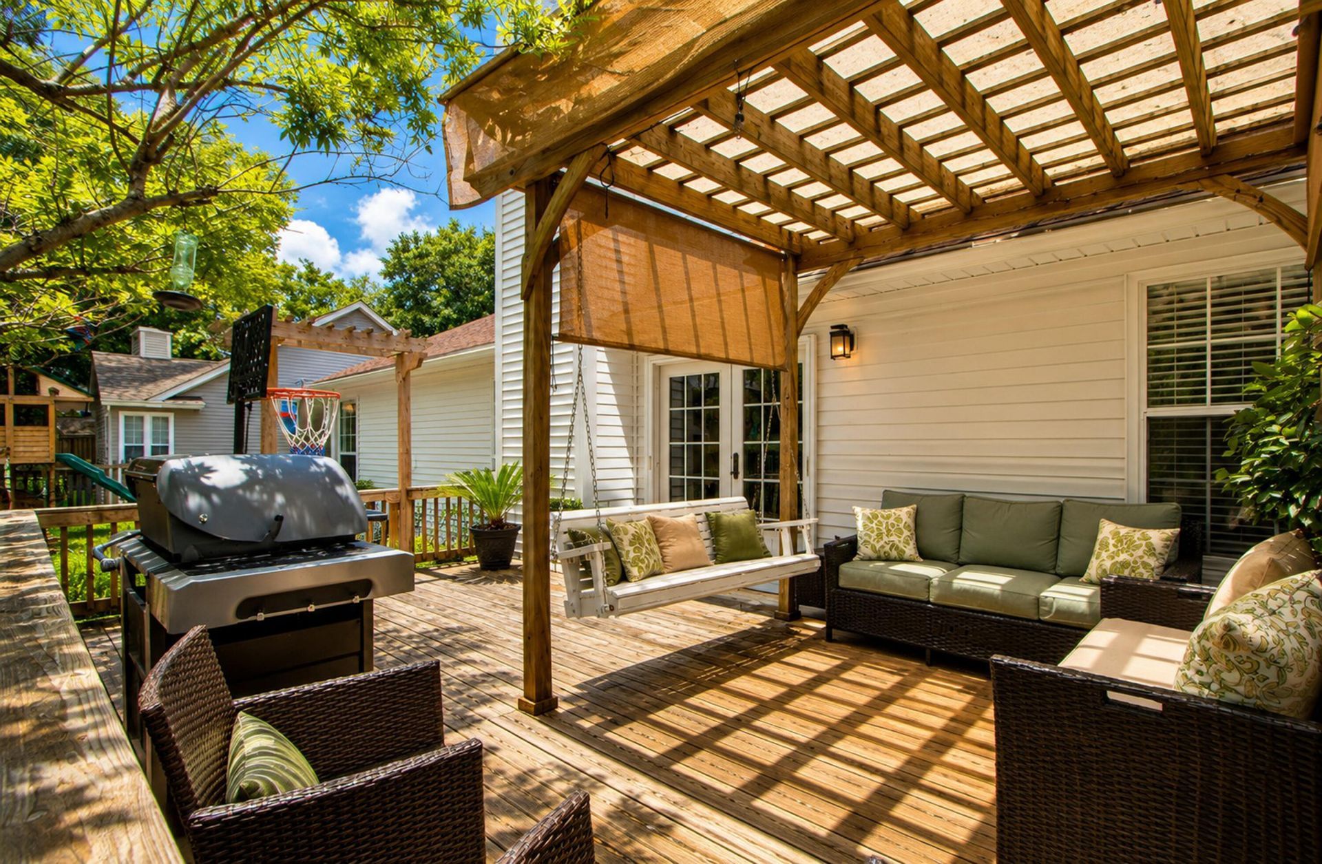 300 Spring Hill Lane Photo 19