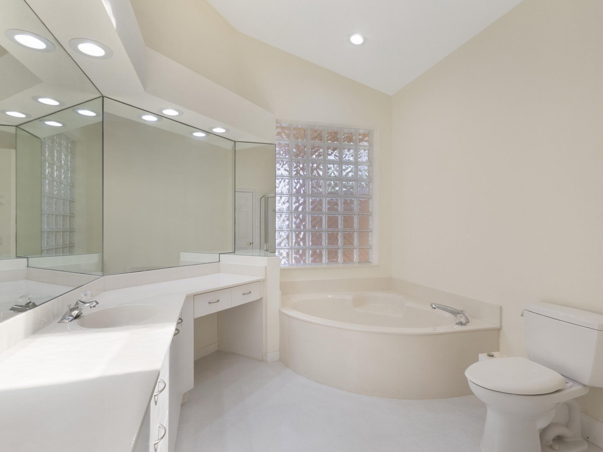 5279 Brookview Drive, Boynton Beach, FL 33437 Photo