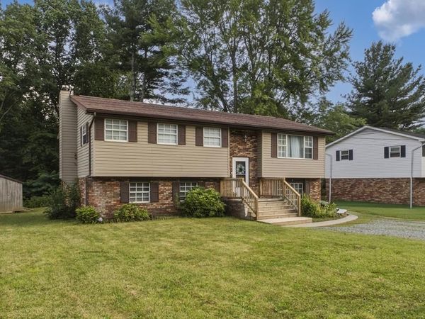 235 RIDGE PARK DR, BECKLEY, WV 25801