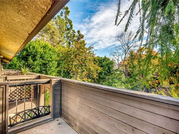 7308 Corbin Avenue, Unit G, Reseda, CA 91335