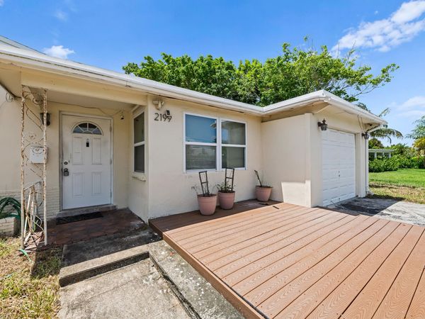 2199 NE 5th Avenue, Boca Raton, FL 33431
