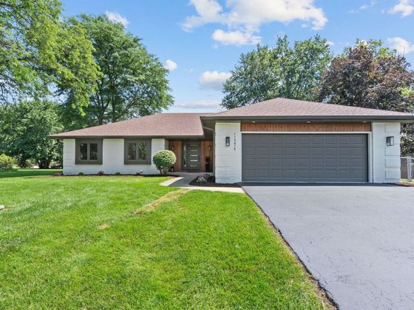 11S475 Walter Lane, Naperville, IL 60564