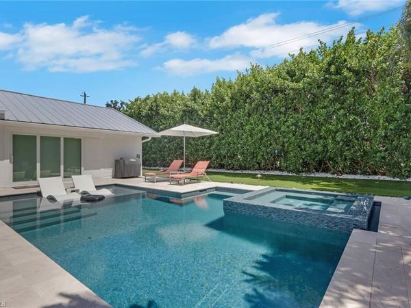 765 High Pines DR, NAPLES, FL 34103