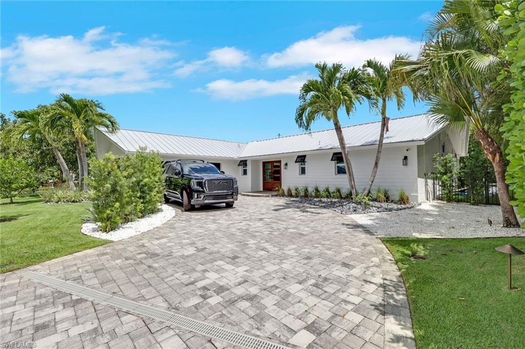765 High Pines Dr, Naples, FL 34103 Photo