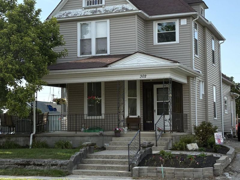 302 E Mechanic Street, Wapakoneta, OH 45895 Photo 2