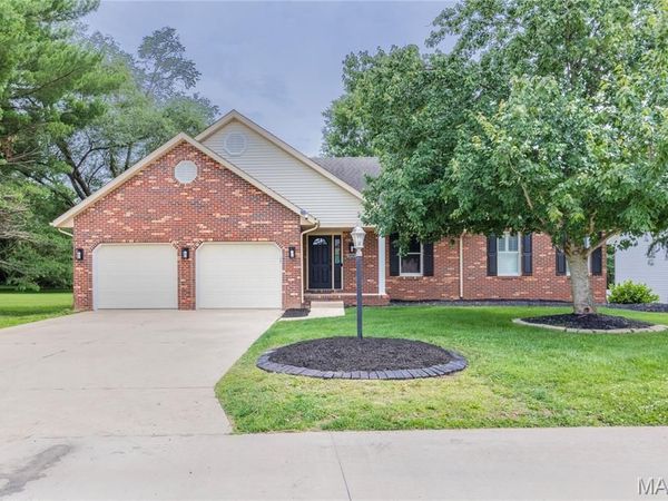 2634 Dennis Drive Drive, Alton, IL 62002