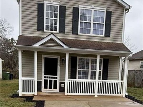 1607 Hallmark Hills Drive , Griffin, GA 30223
