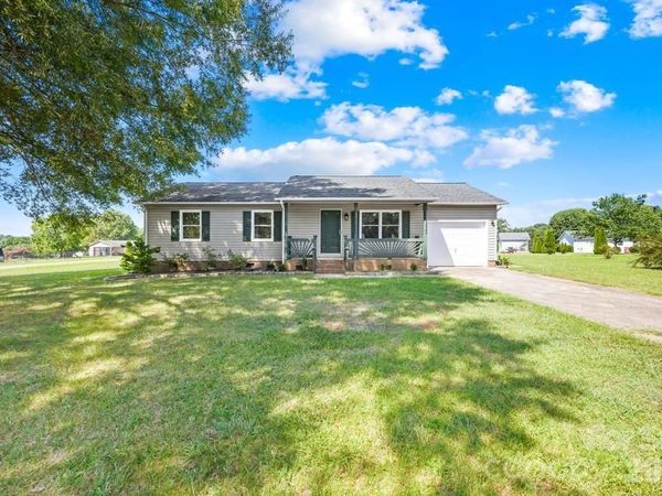 910 Lyndsey Brooke Court, Lincolnton, NC 28092
