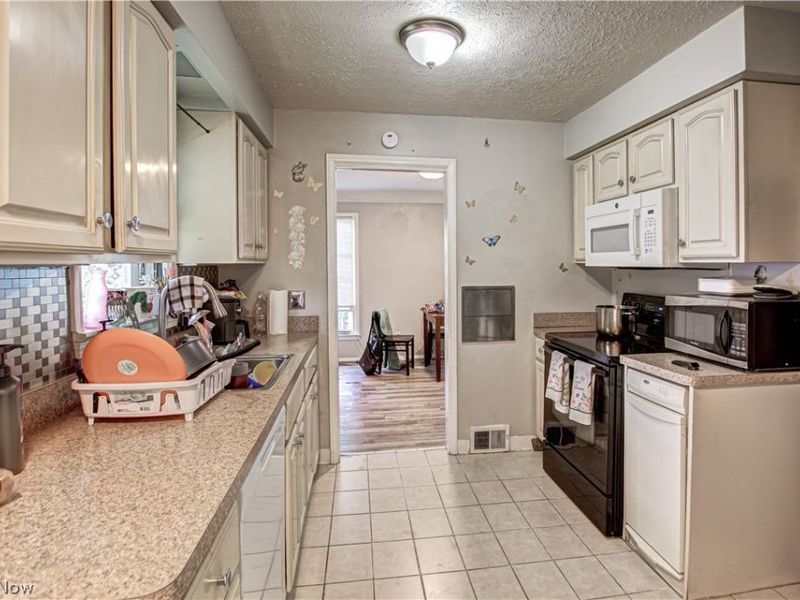 3788 E 155th Street, Cleveland, OH 44128 Photo 5