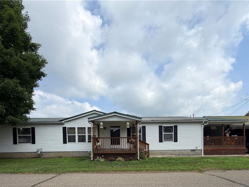 310 POPLAR Street, Newcomerstown, OH 43832 Photo 1