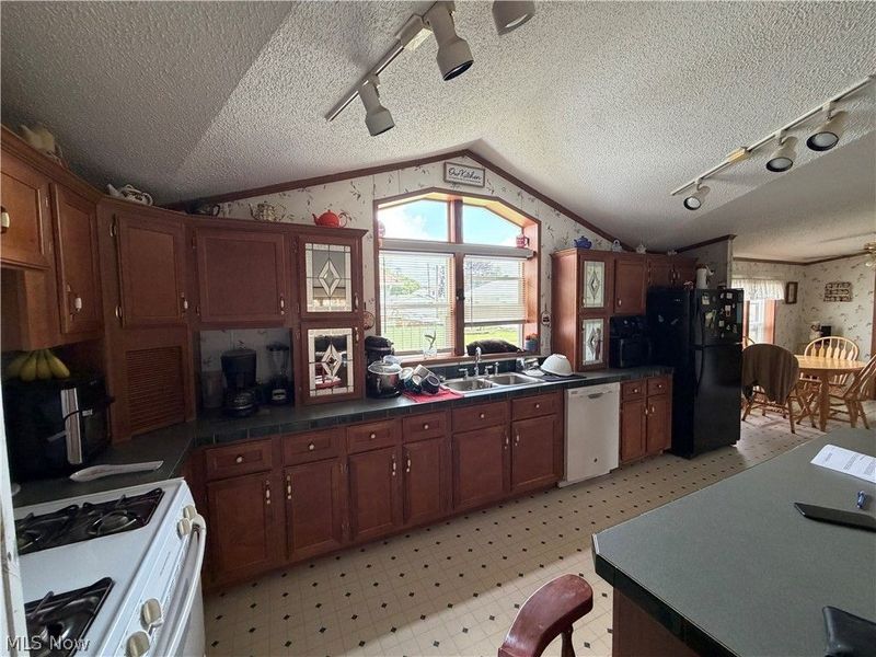 310 POPLAR Street, Newcomerstown, OH 43832 Photo 4