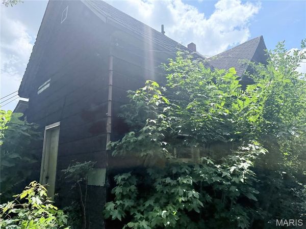 206 S Main Street , Harrisburg, IL 62946